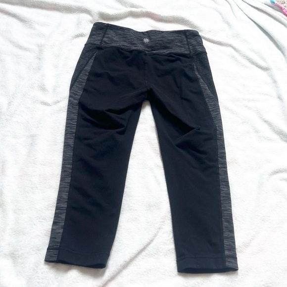 Athleta Remix Revelation Mid Rise Crop Black Gray Leggings Medium Stretchy - Picture 4 of 9